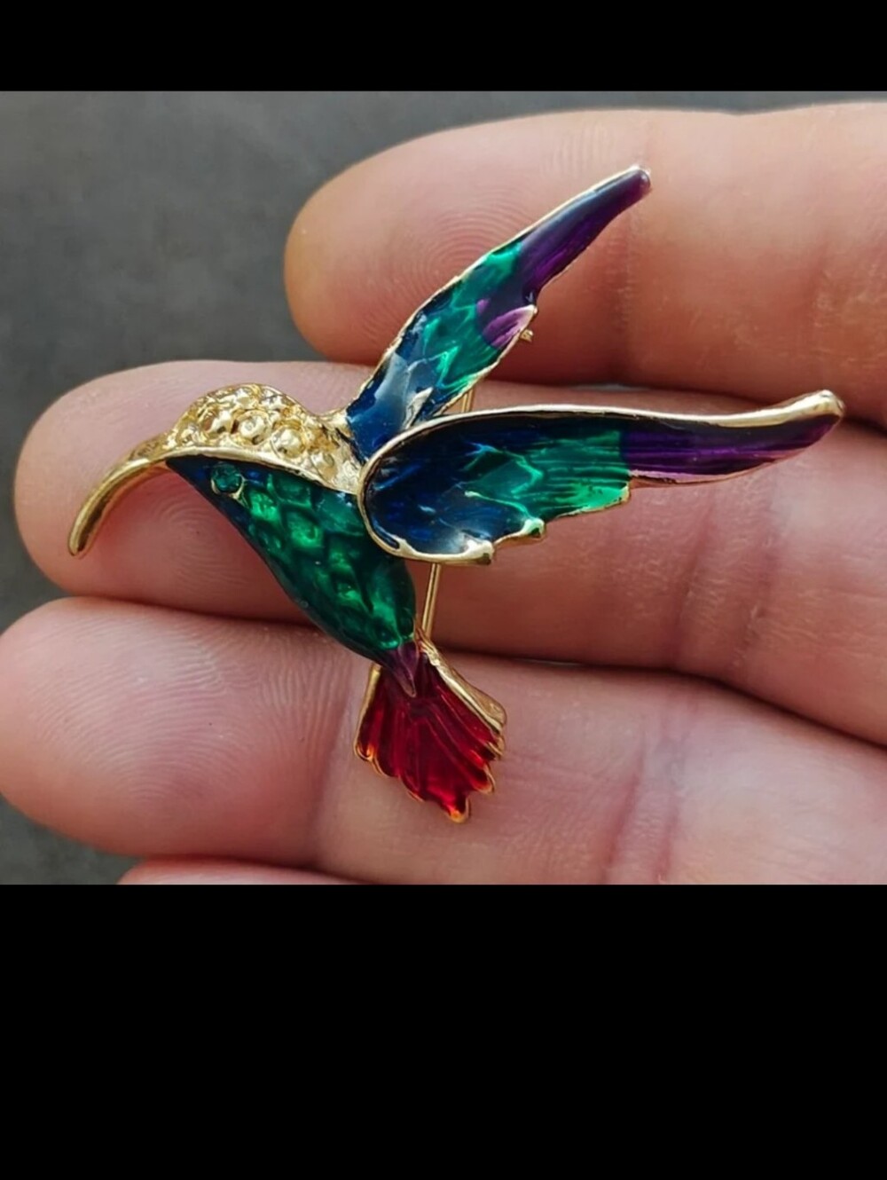 Beautiful & Colorful Vintage 1980s Hummingbird Gold Tone Enamel Pin Brooch.